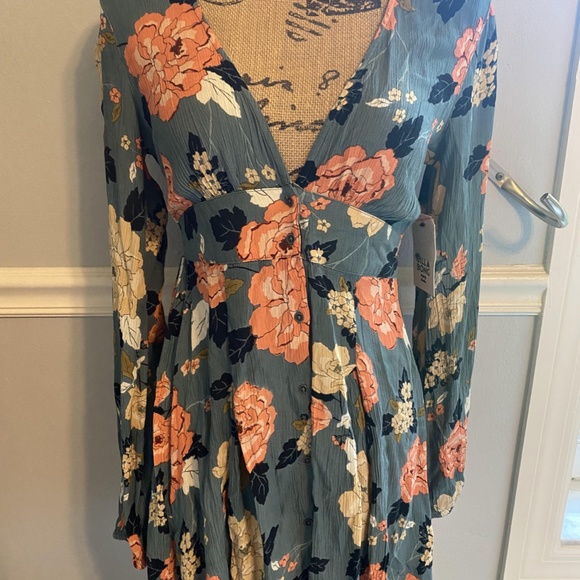 Billabong Floral Dress - Picture 9 of 9